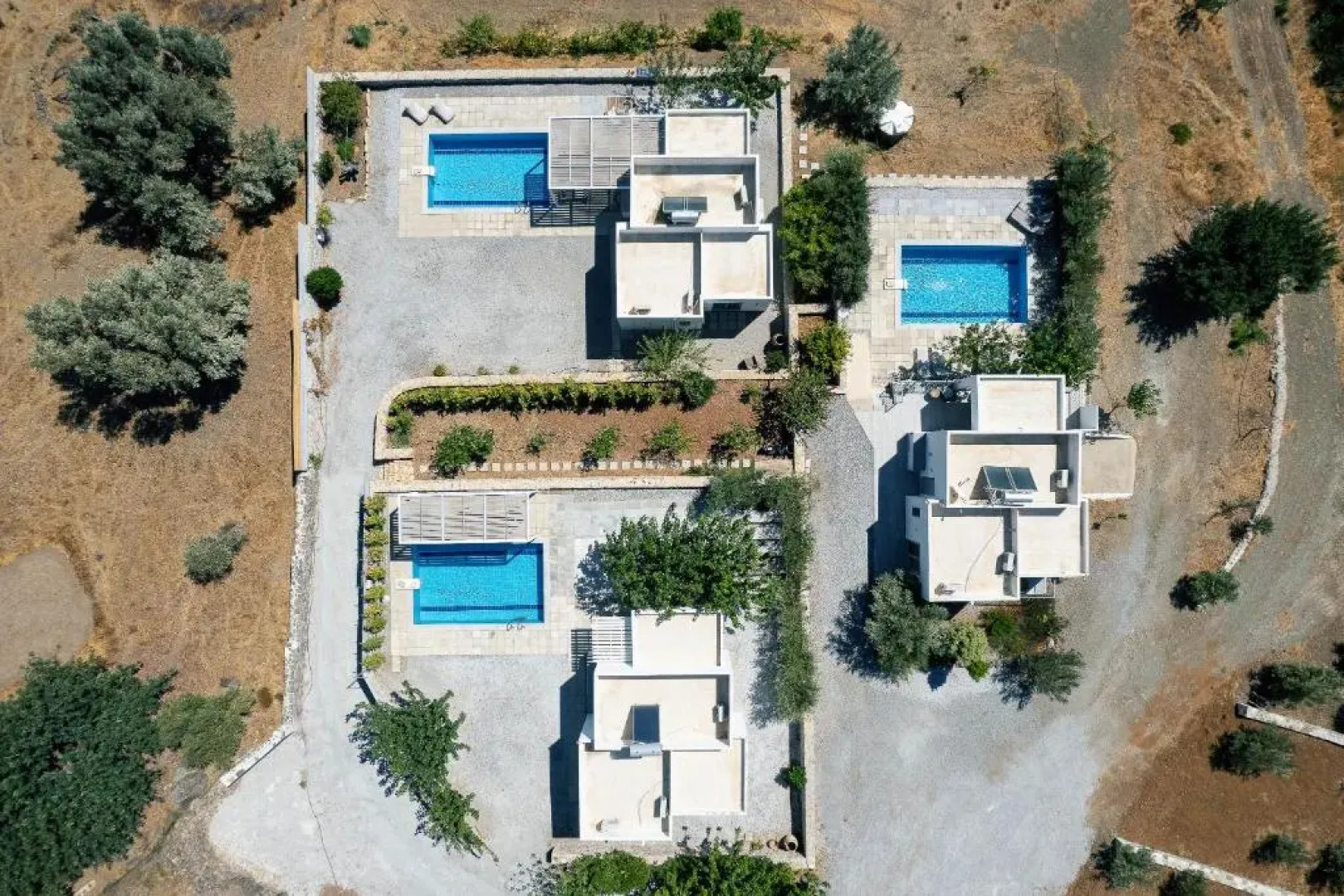 Evgoro Luxury Suites