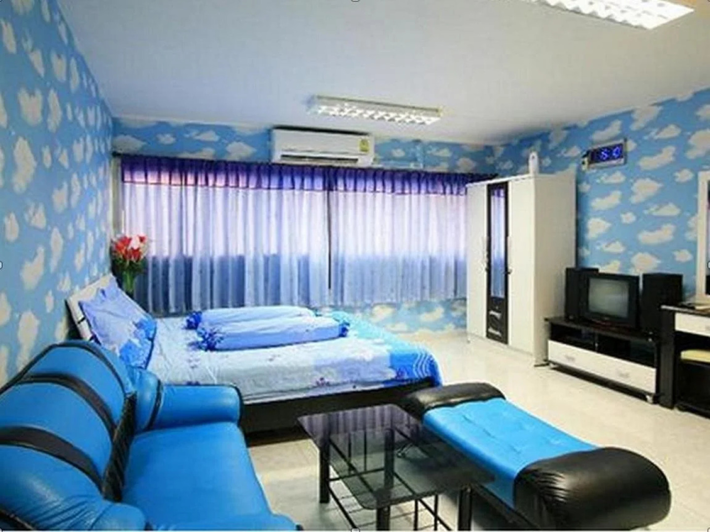 Deluxe at Popular Condo