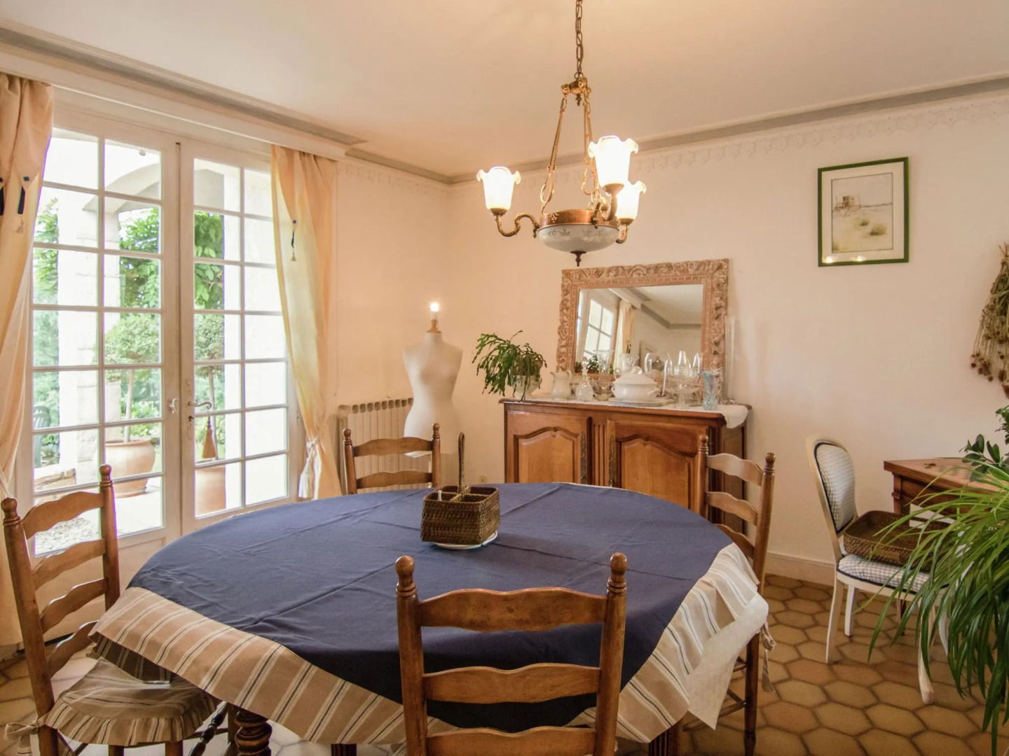 Cozy Villa in Saint-bonnet-la-rivière With Swimming Pool