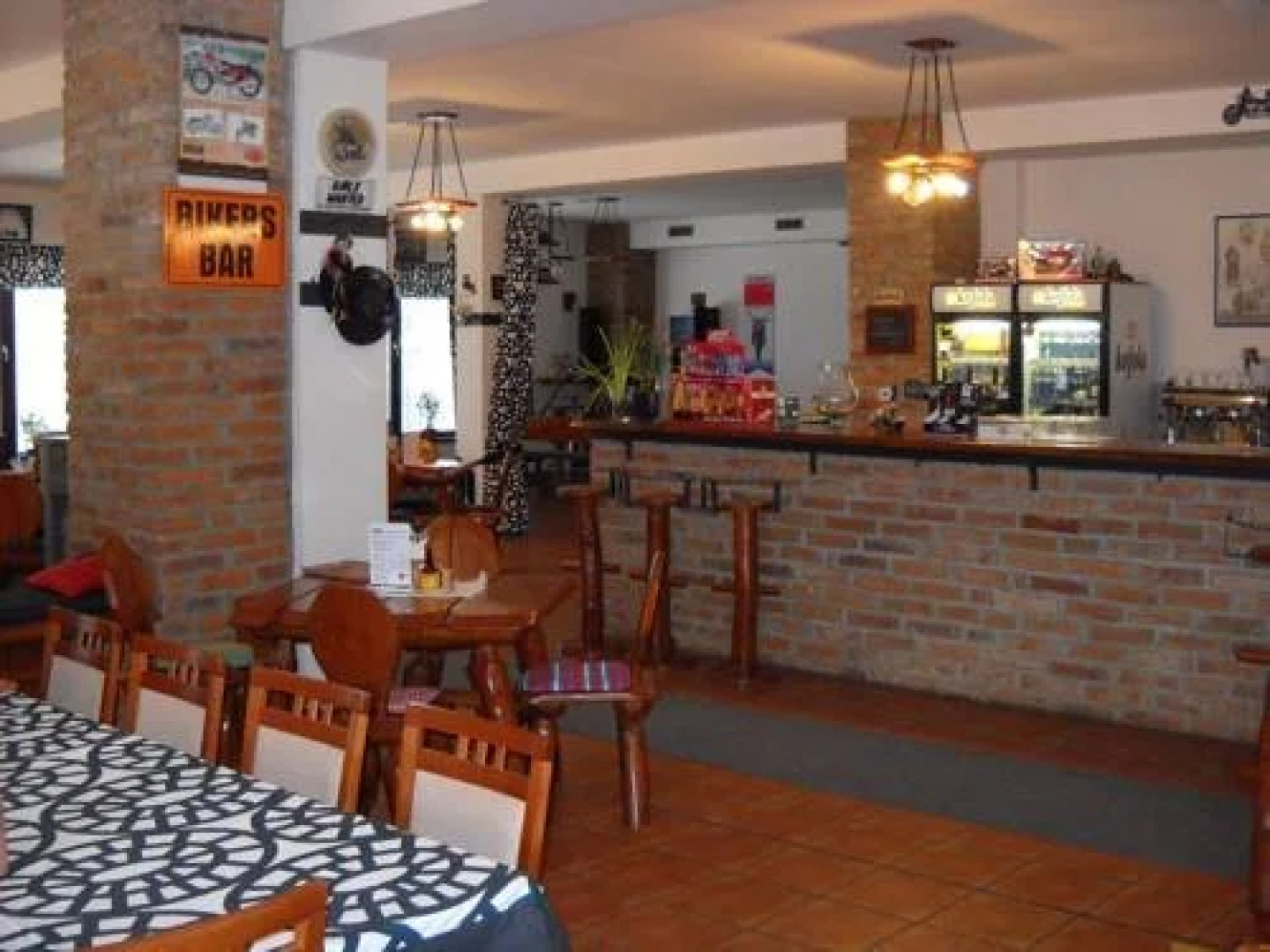 Penzion a Motobar Bravantice