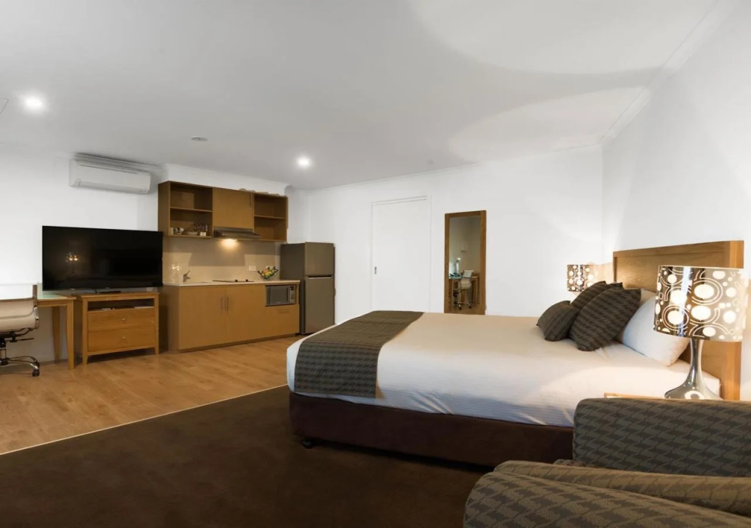 Best Western New Crossing Place Motel