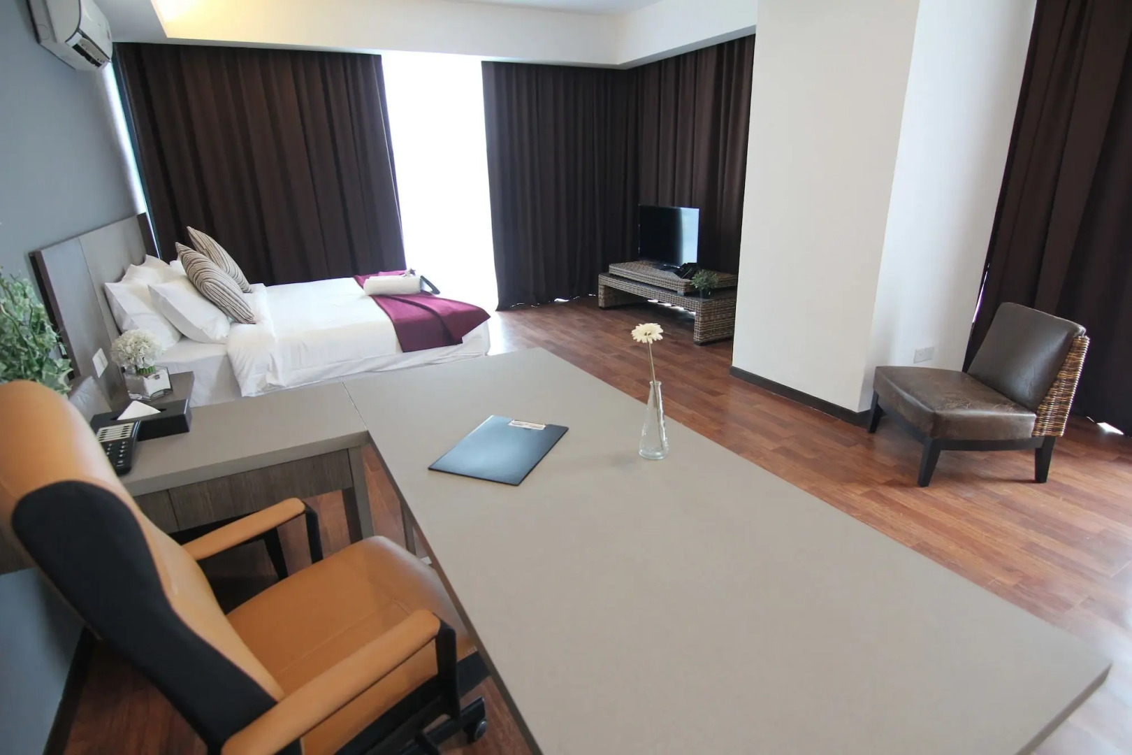 Nexus Regency Suites & Hotel