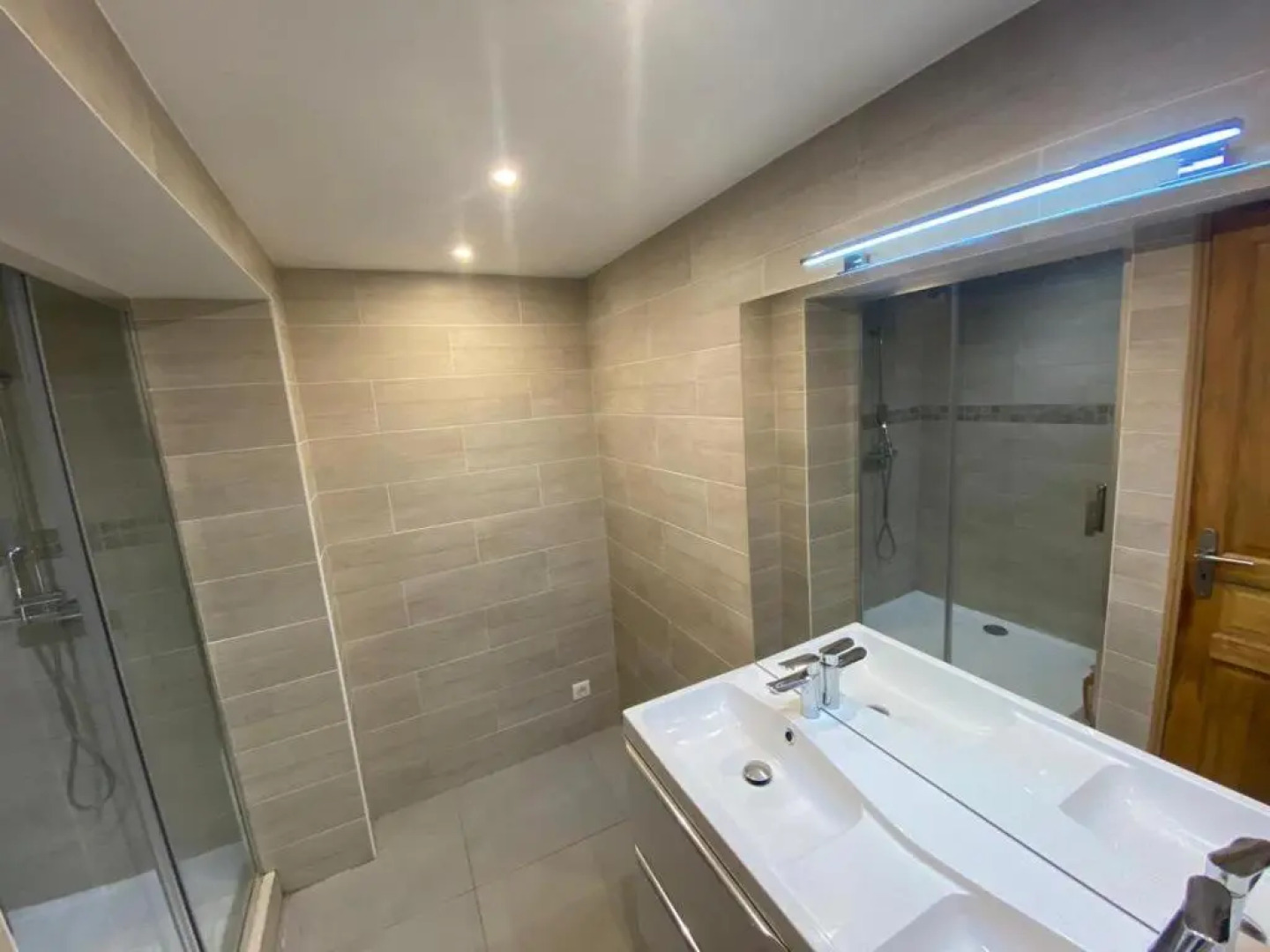 Très grande Villa pour 1 famille ou plusieurs...