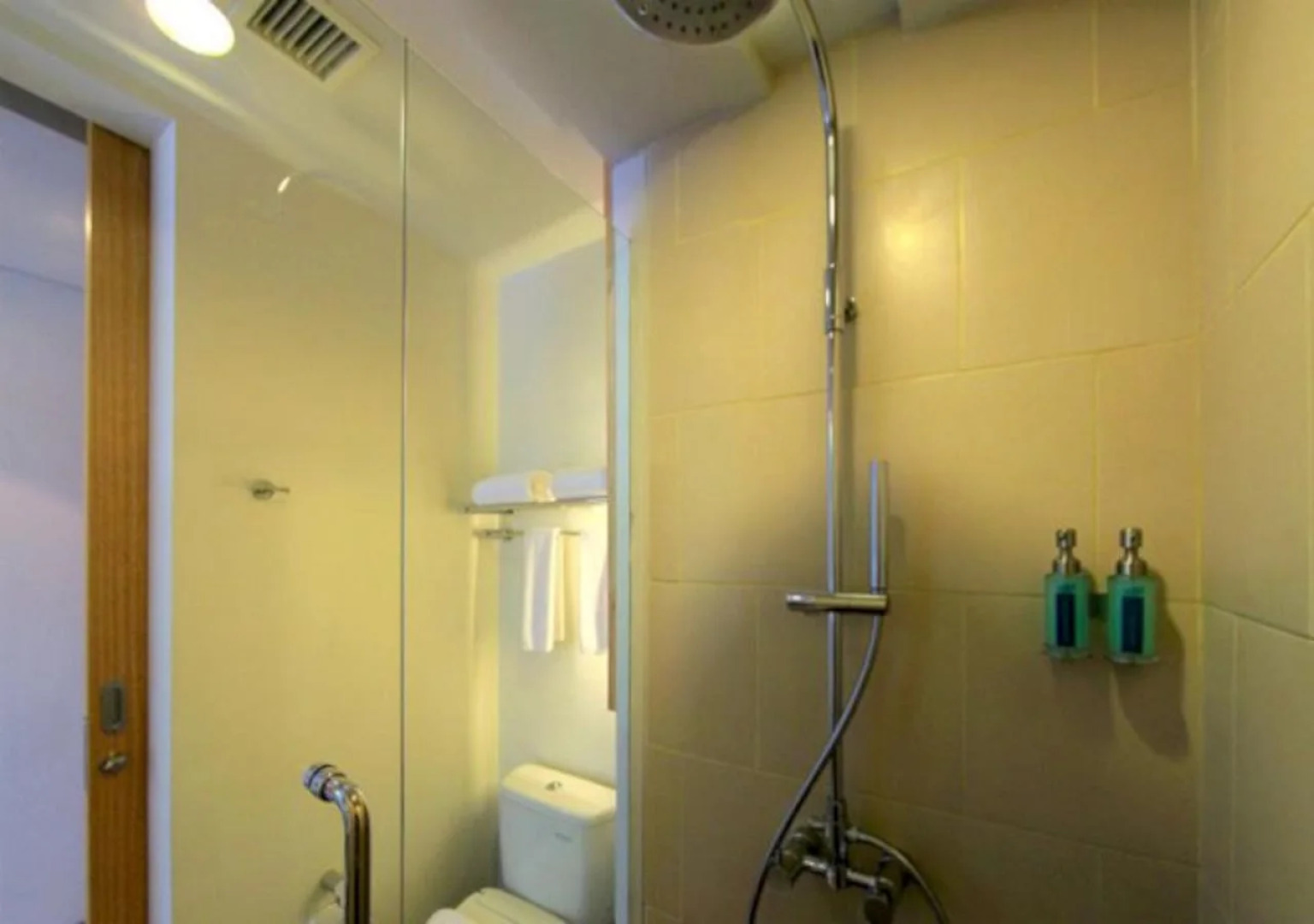 THE 1O1 Bogor Suryakancana