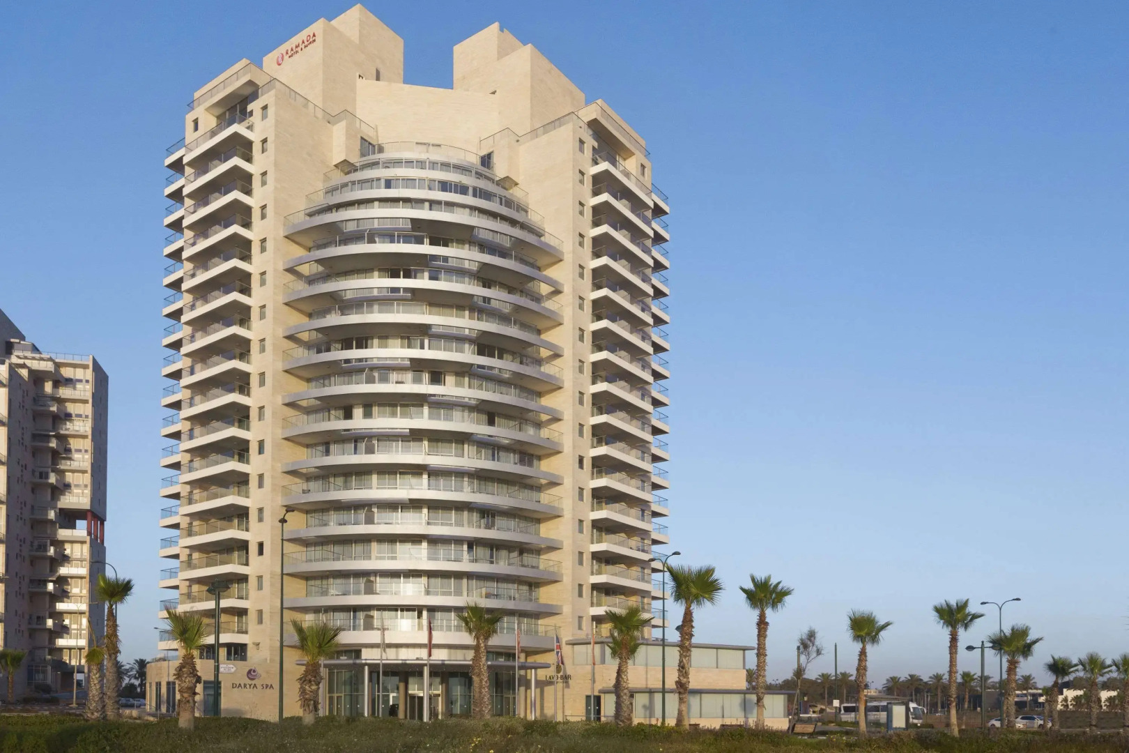 David's Harp Hotel and Suits