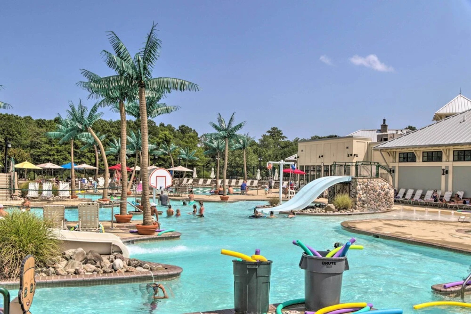 Resort Amenities & Screened Porch: Ocean View Home