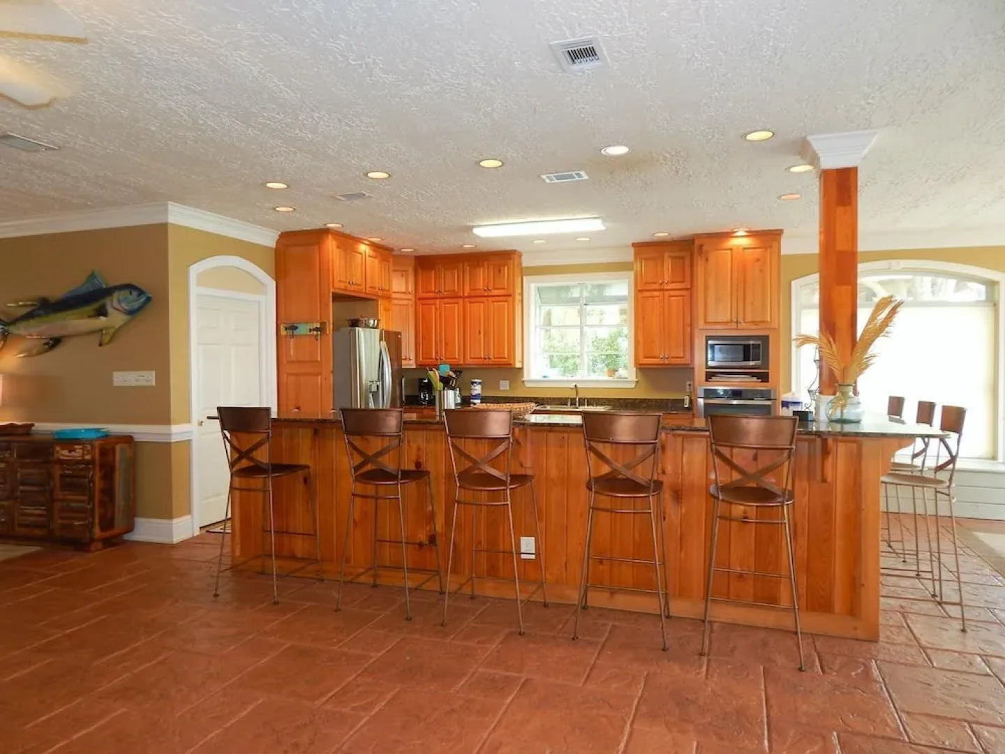 015 Red Roof Inn 4 Bedrooms 4 Bathrooms Home