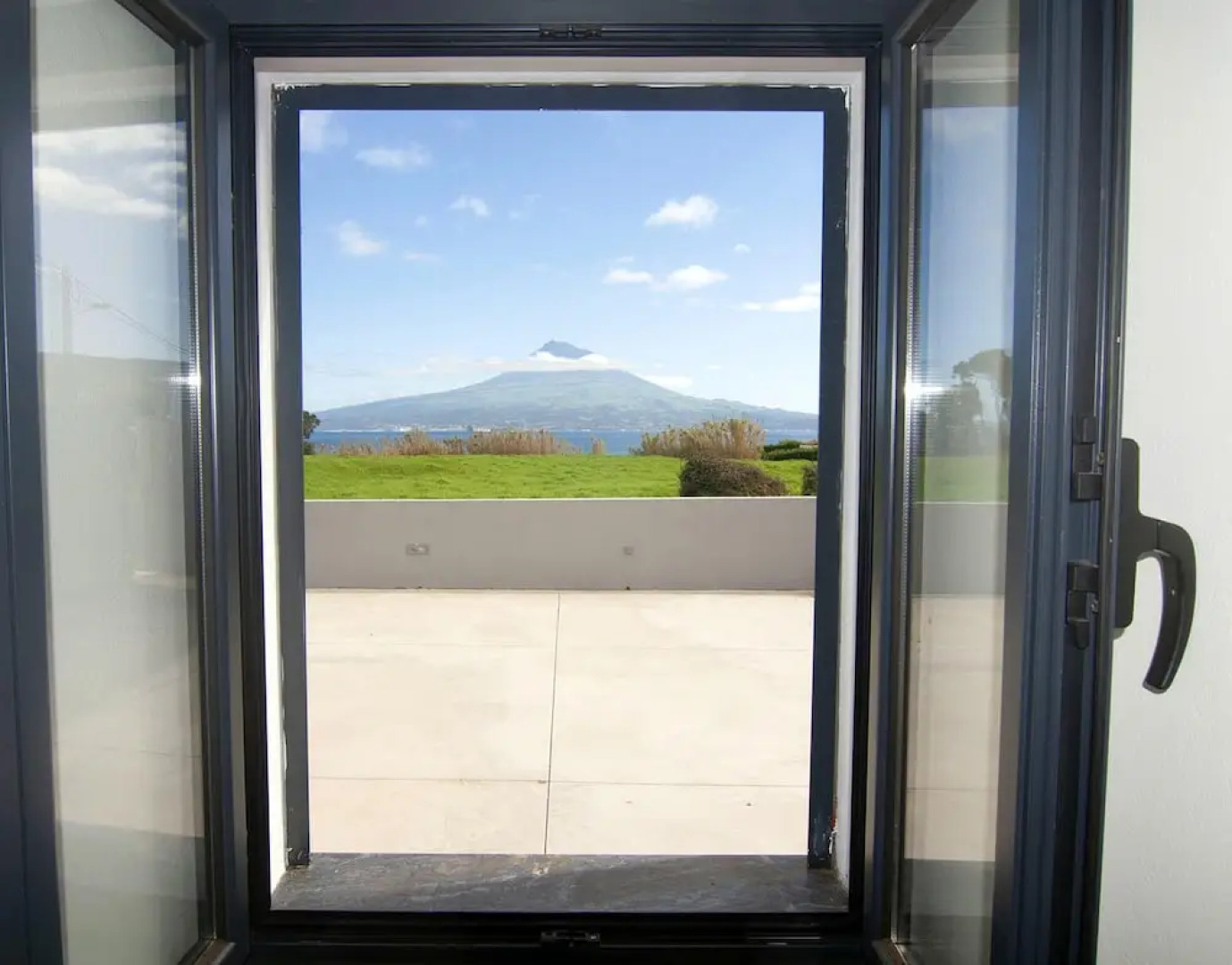 House With 2 Bedrooms in Praia do Almoxarife, With Wonderful sea View, Terrace and Wifi Near the Beach