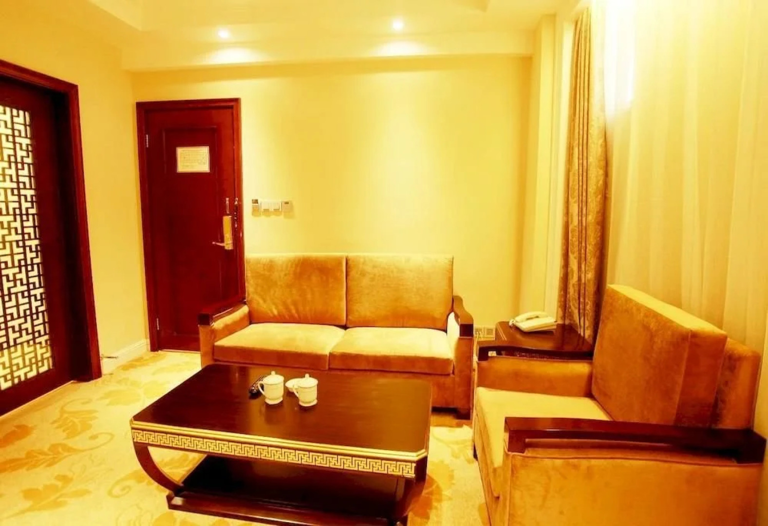 Zangwang Yanwu Holiday Hotel