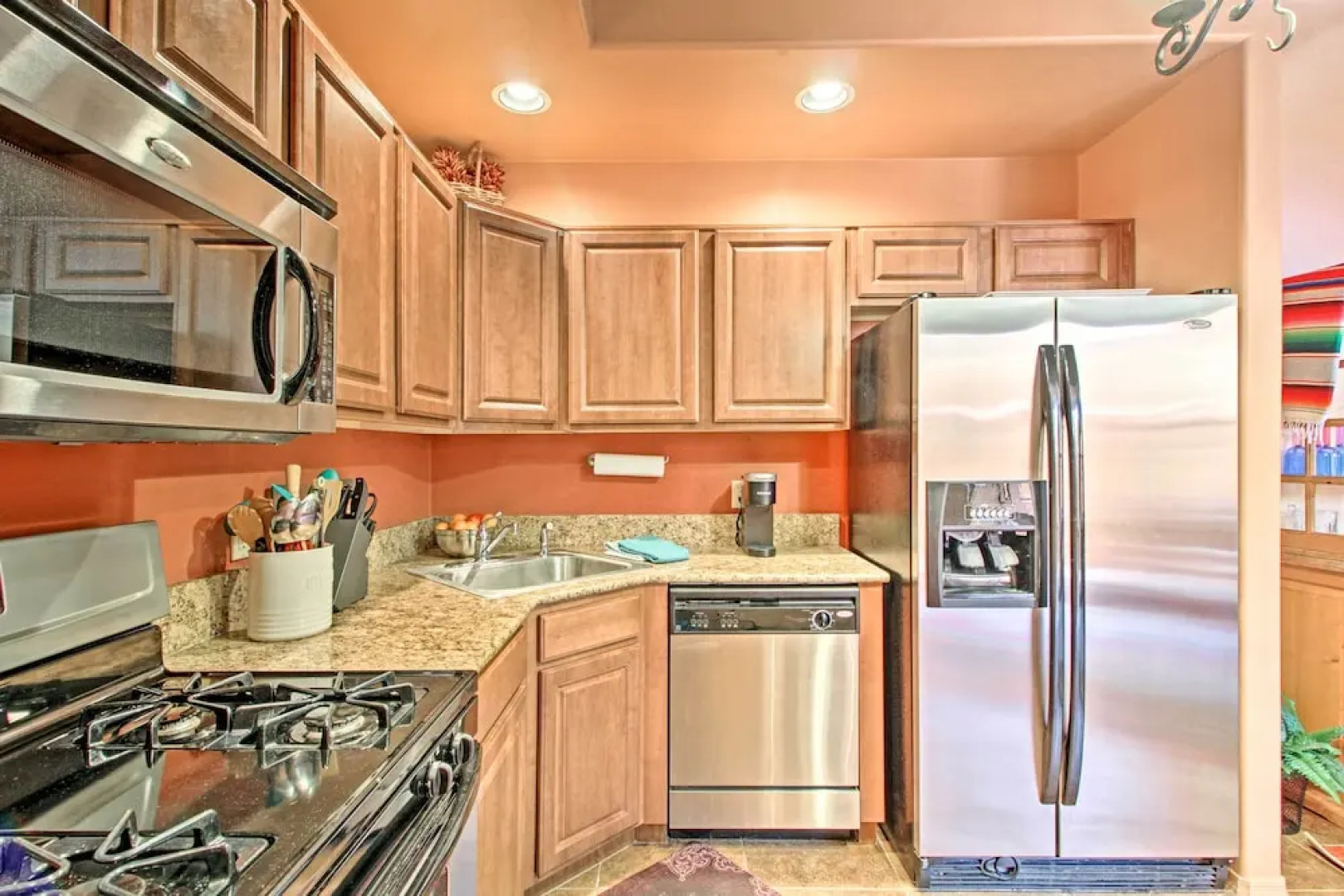 Adobe Escape w/ Outdoor Kitchen & Pool Access