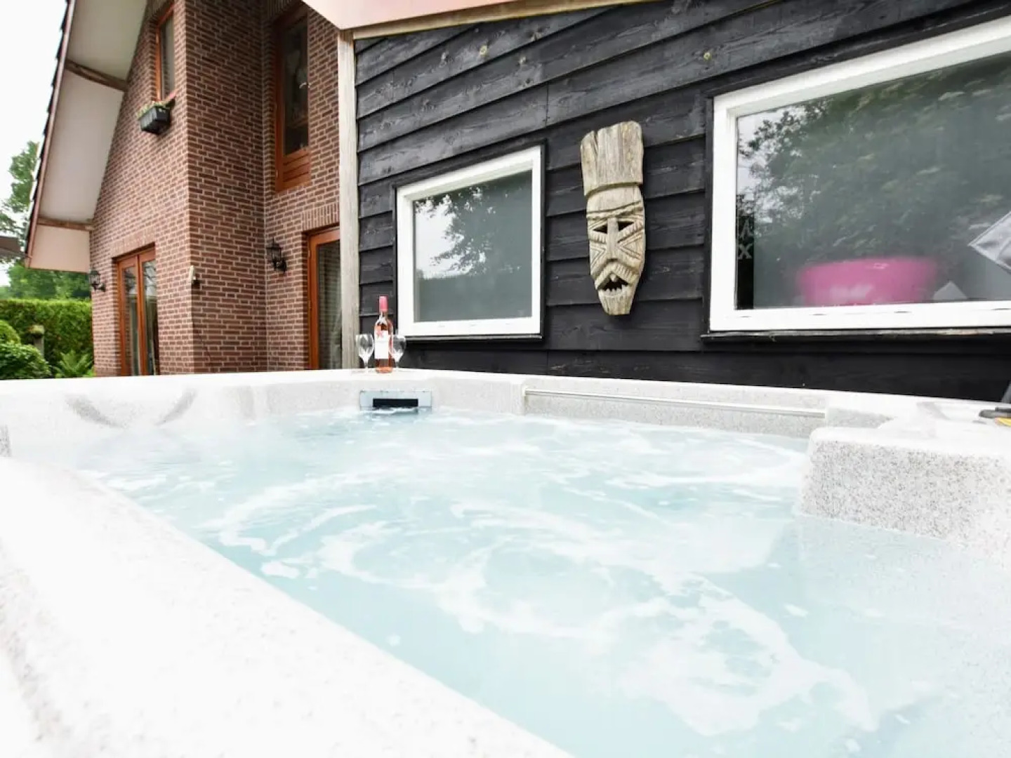 Secluded Holiday Home in Voorthuizen by the Lake