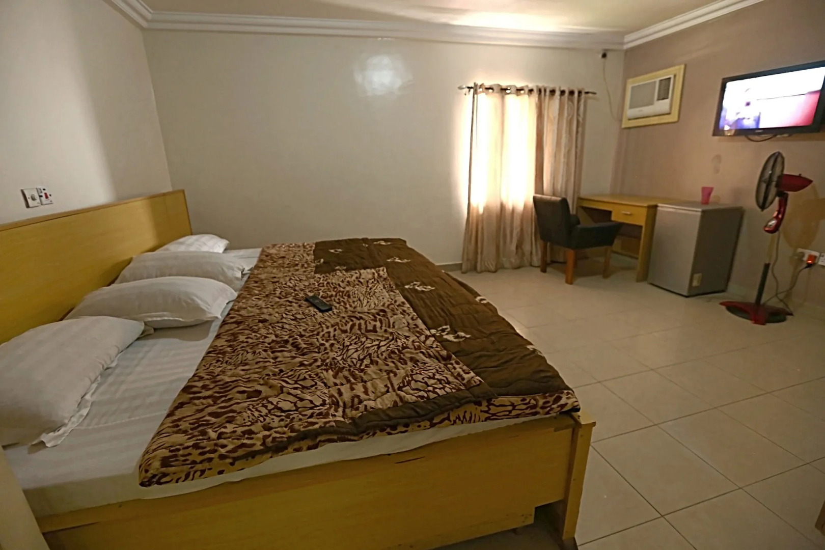 Semper Diamond Lodge