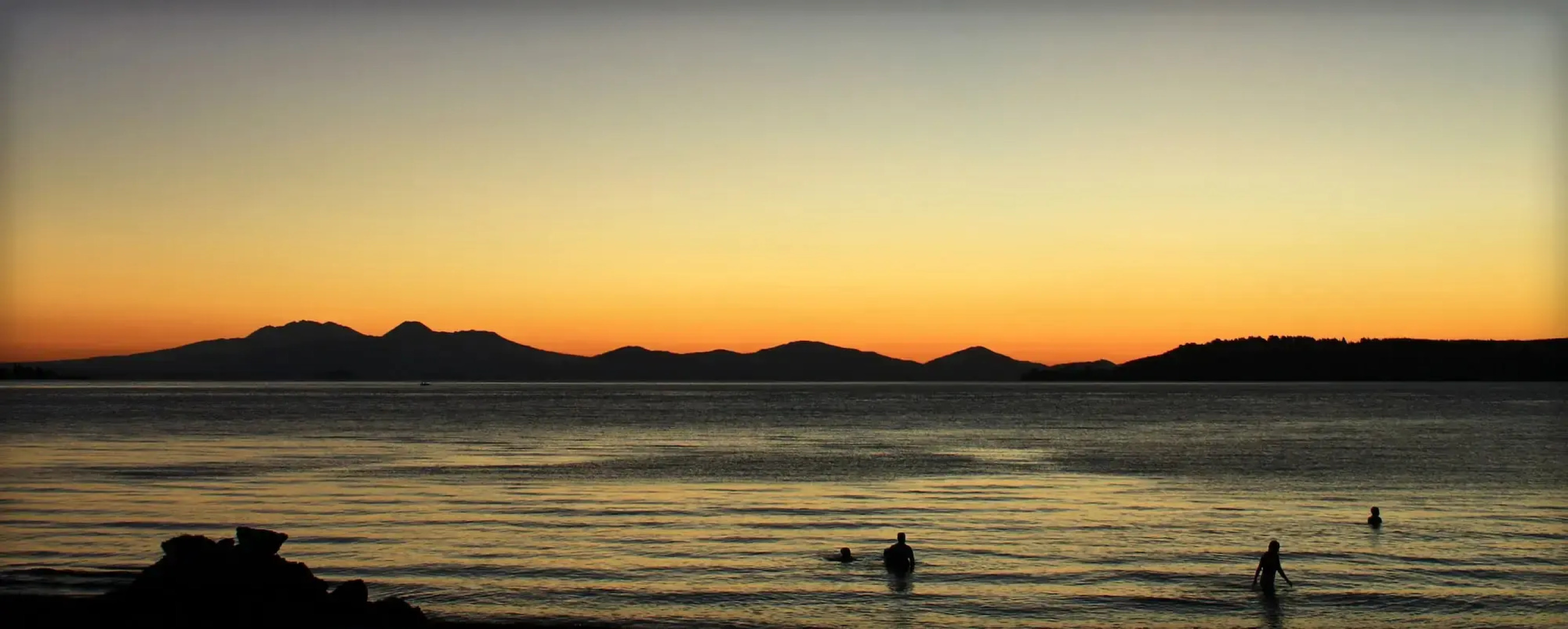 Acacia Lake View Motel