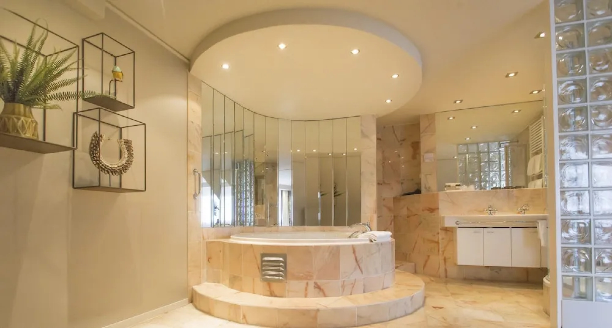 Van Der Valk Avifauna