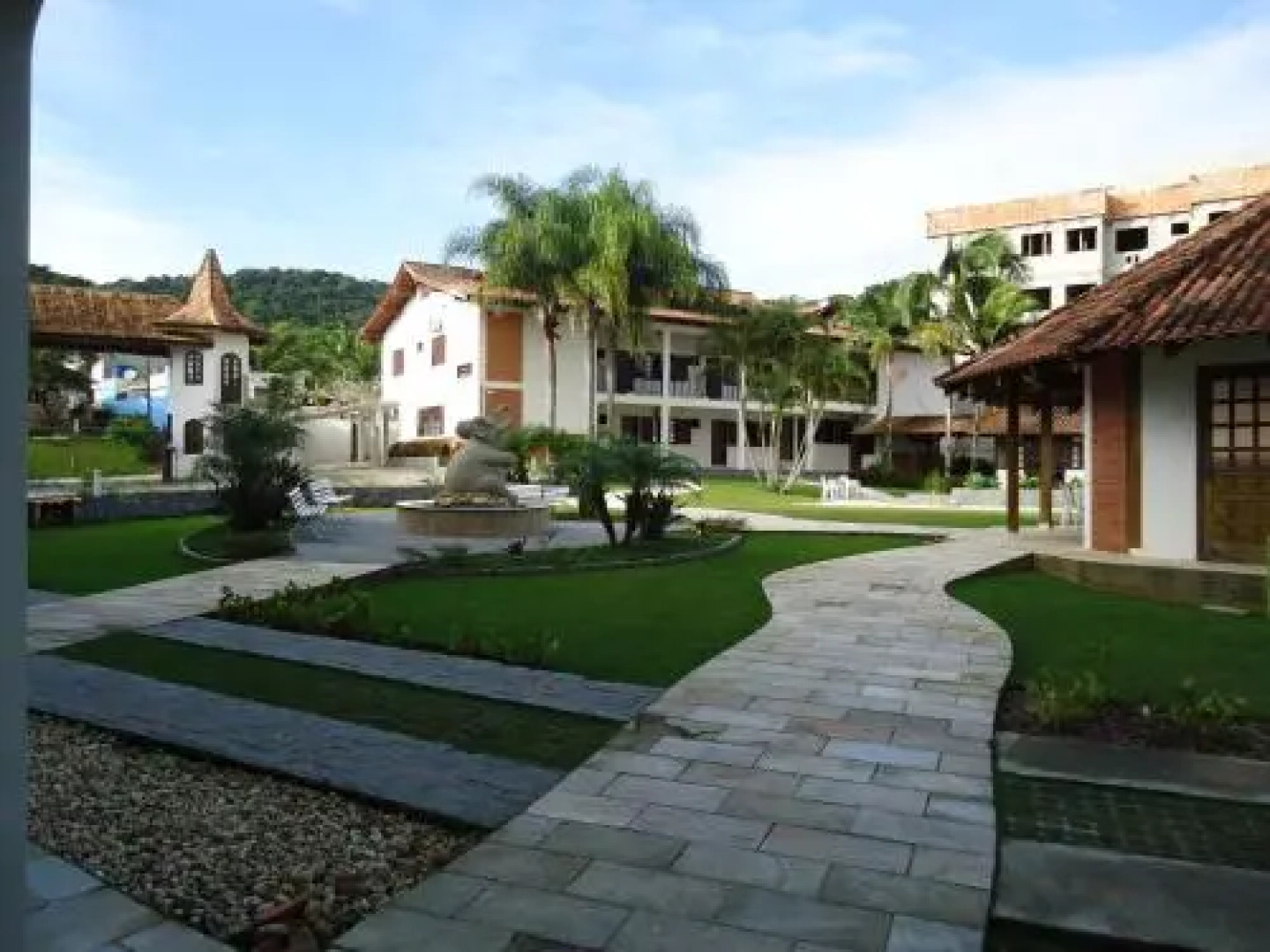 Bartholo Plaza Hotel