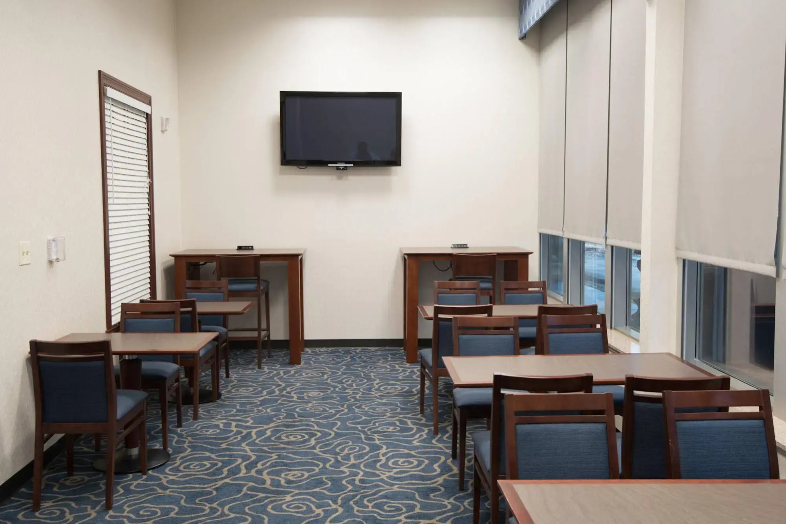 DoubleTree by Hilton St. Louis Forest Park