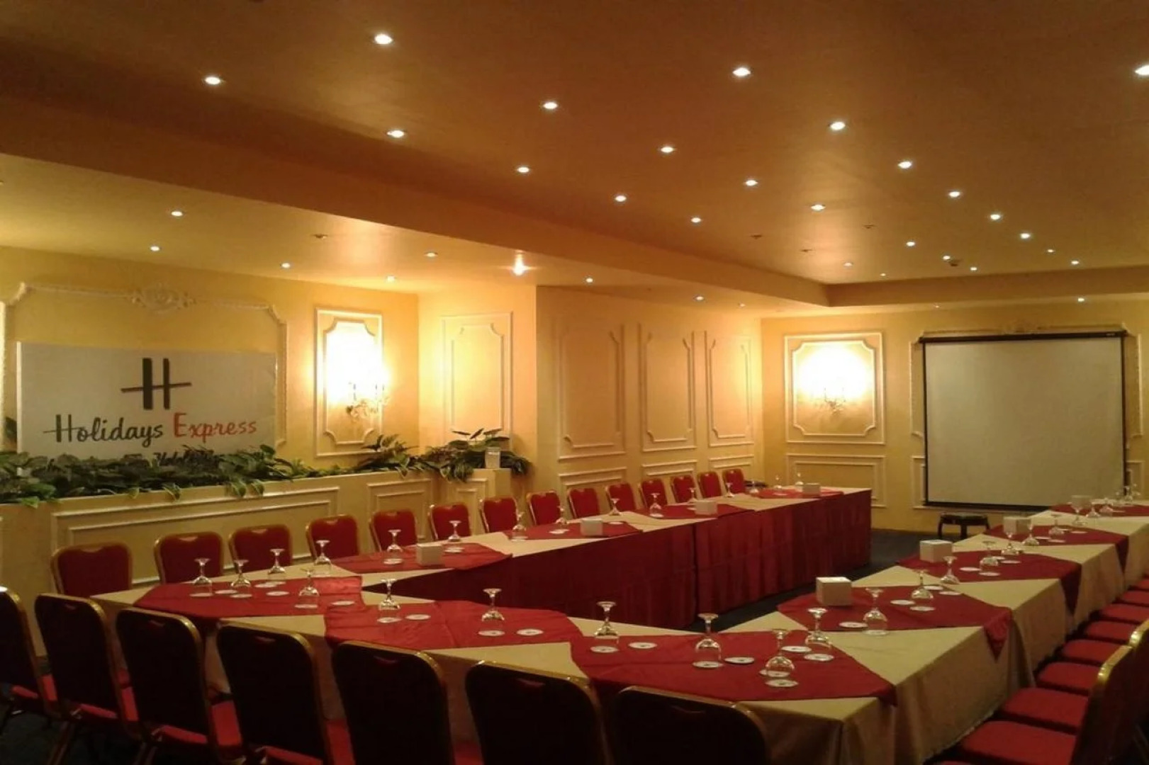 Holidays Express Hotel