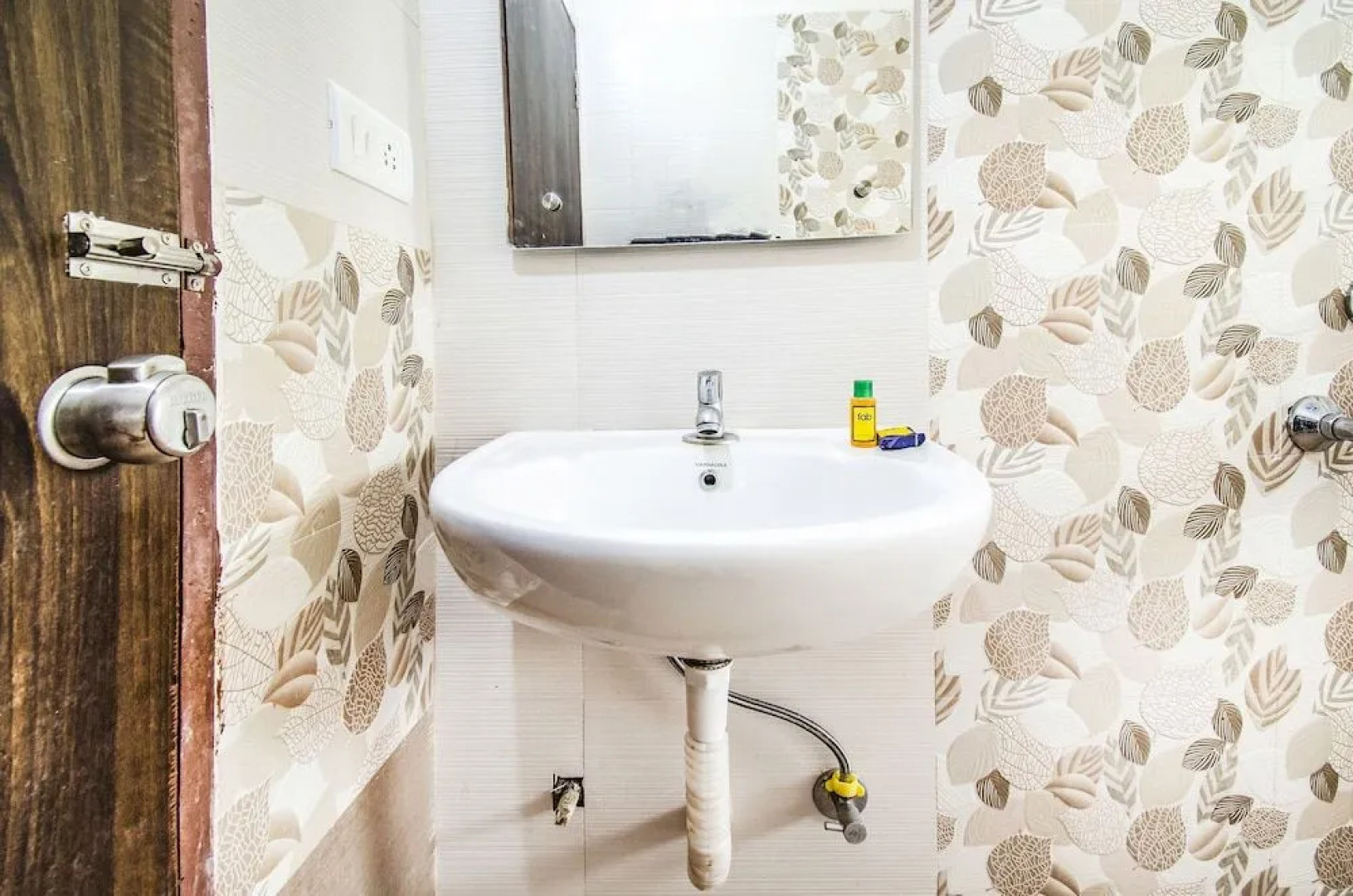 FabEscape Himadri Inn