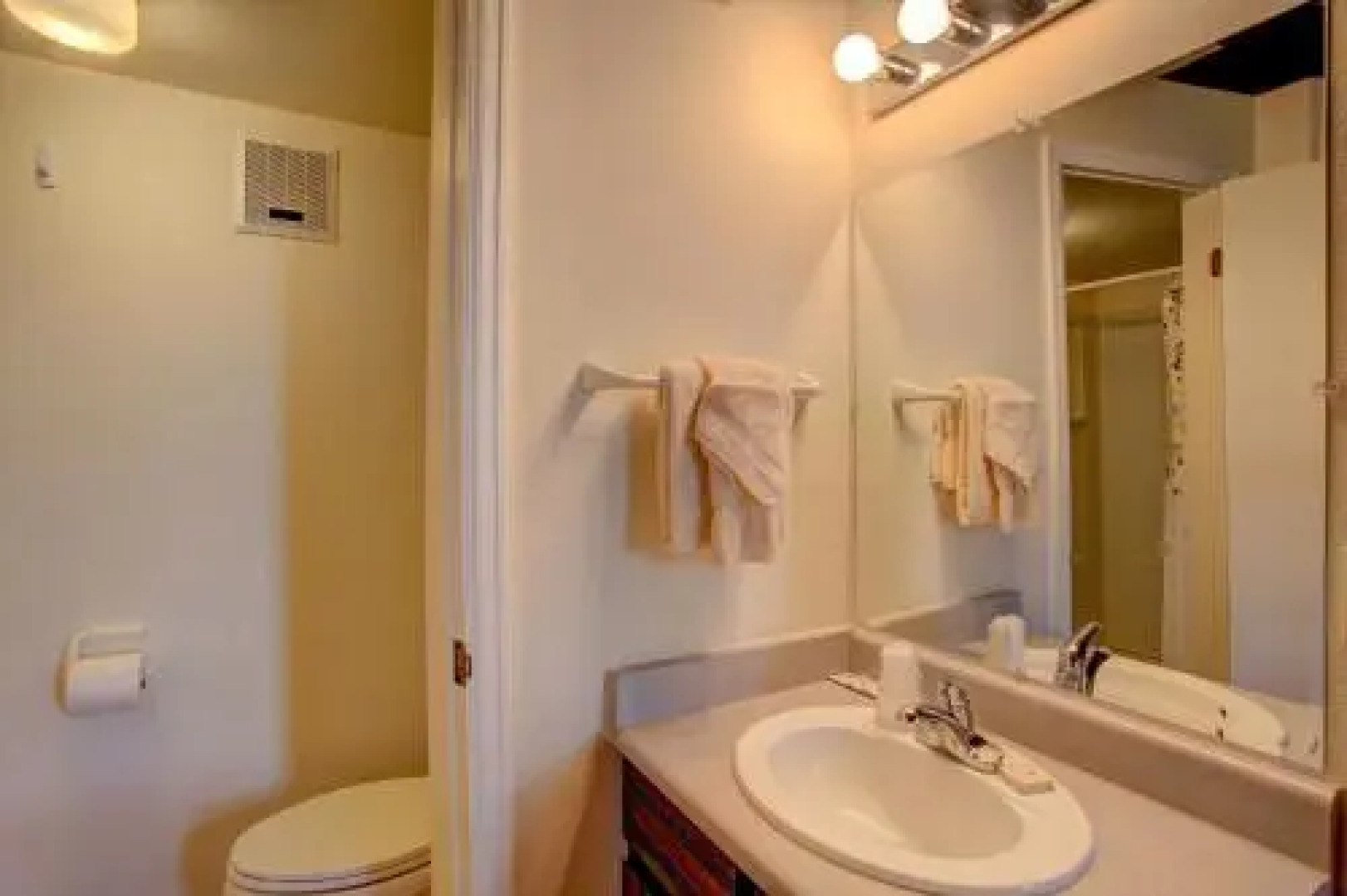 A203 Treehouse 2 Bedroom Condo by Redawning