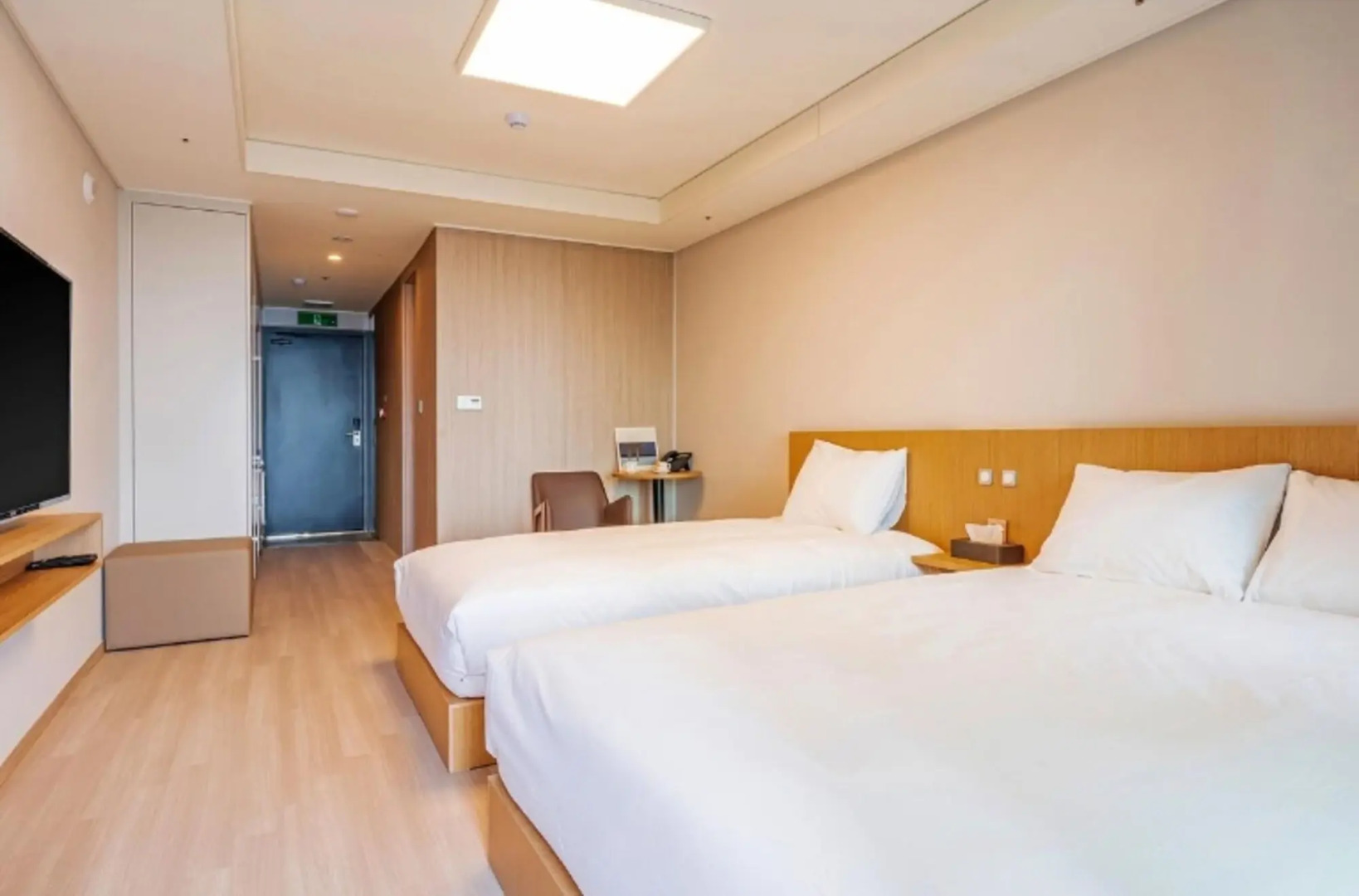 Sokcho I Park Suite Hotel and Resort