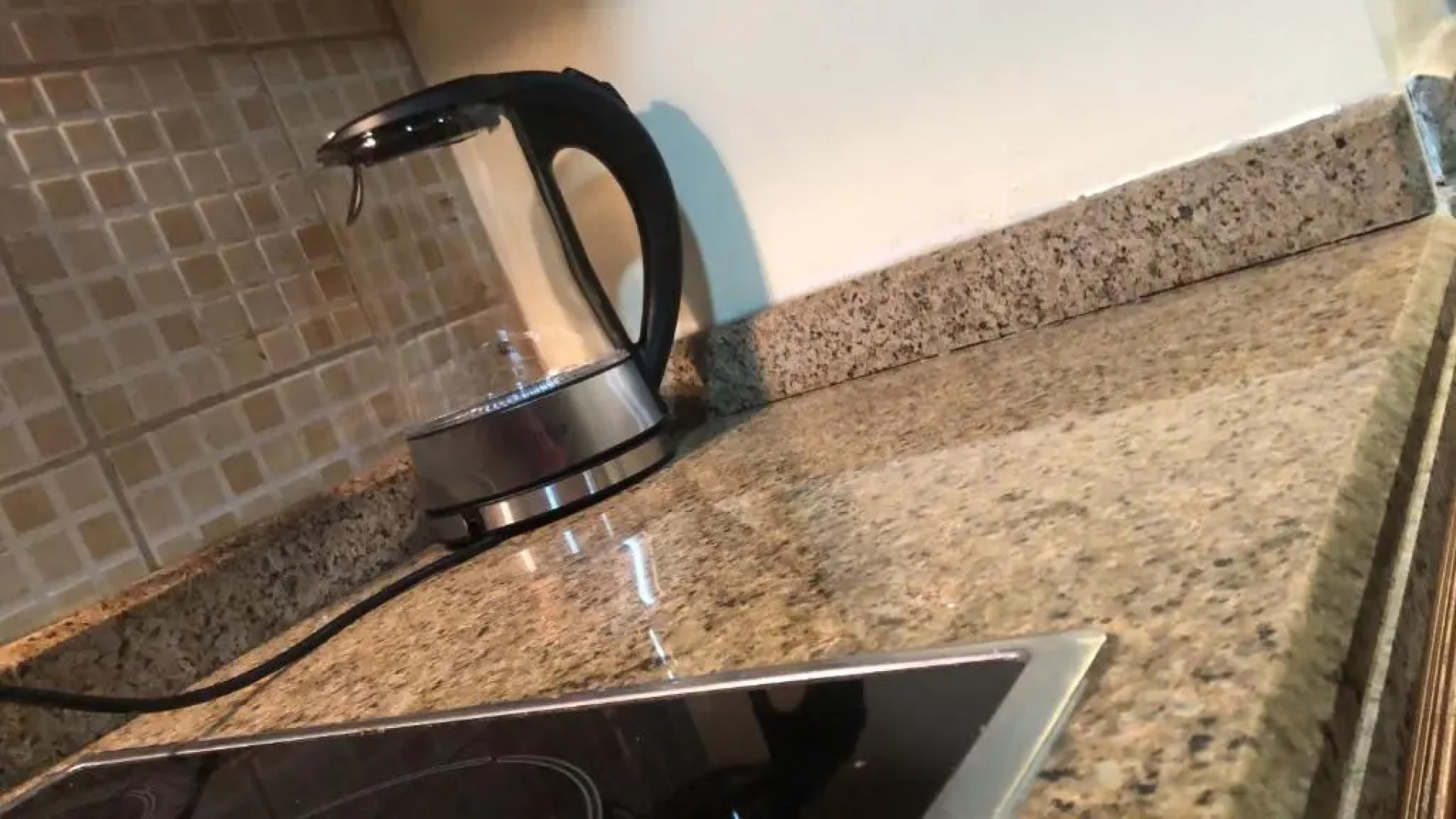 2 bedrooms apartment in Marina 1 towers king Abdullah economy city شقه غرفتين في المارينا ١