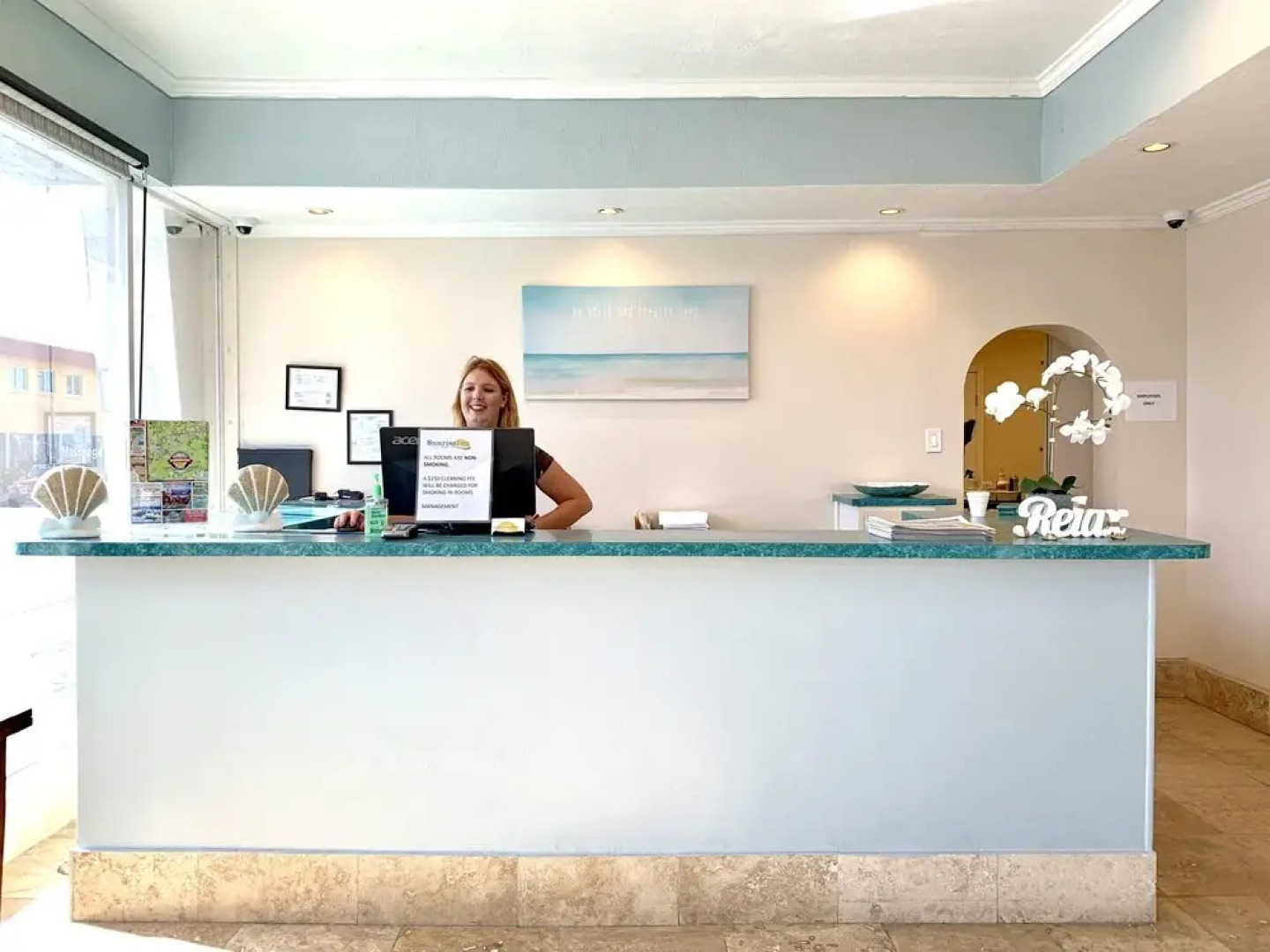 Sunrise Inn On The Beach