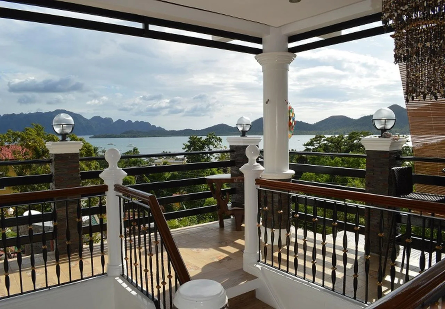 Coron Bancuang Mansion