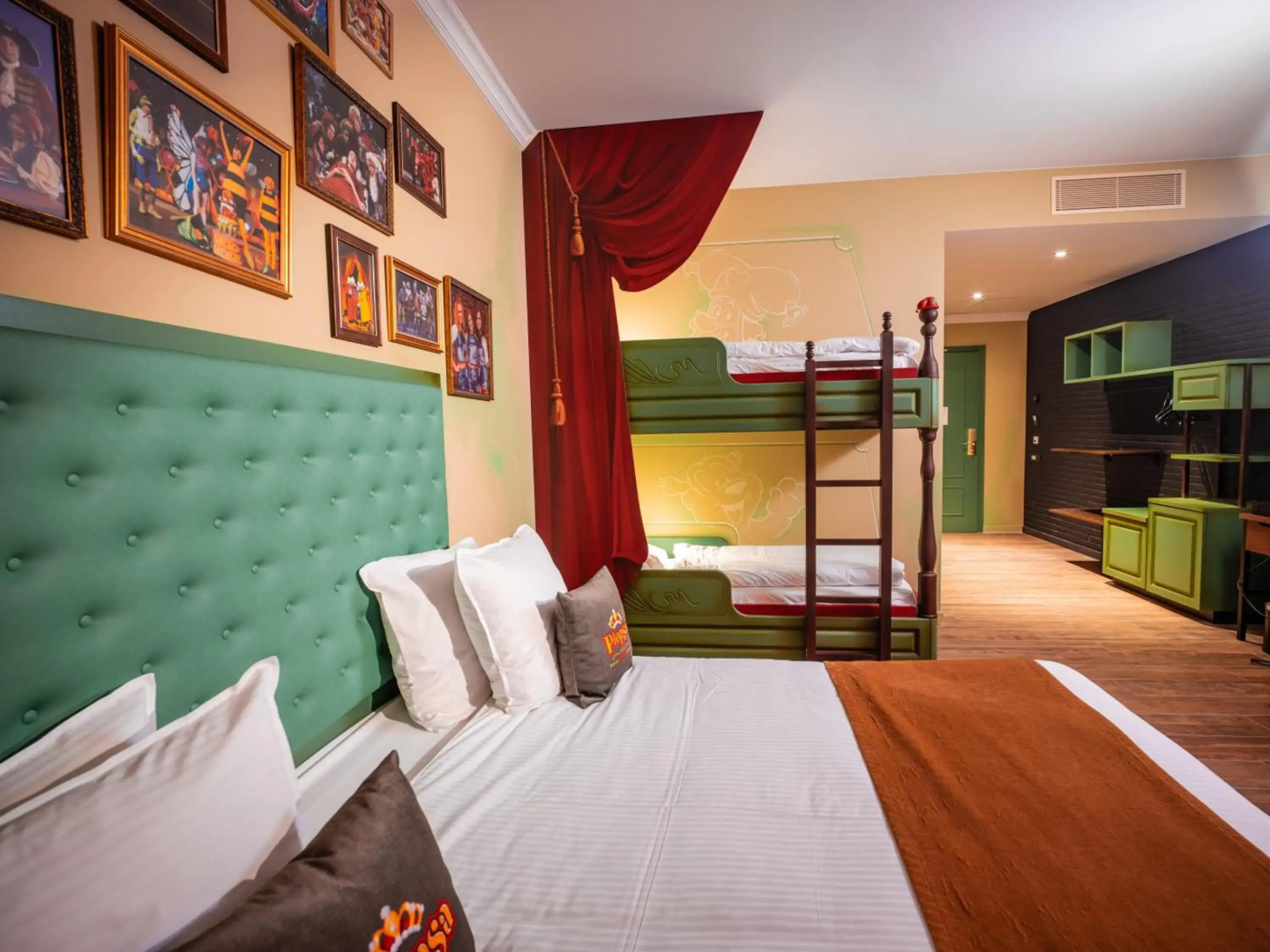 Plopsaland Theater Hotel