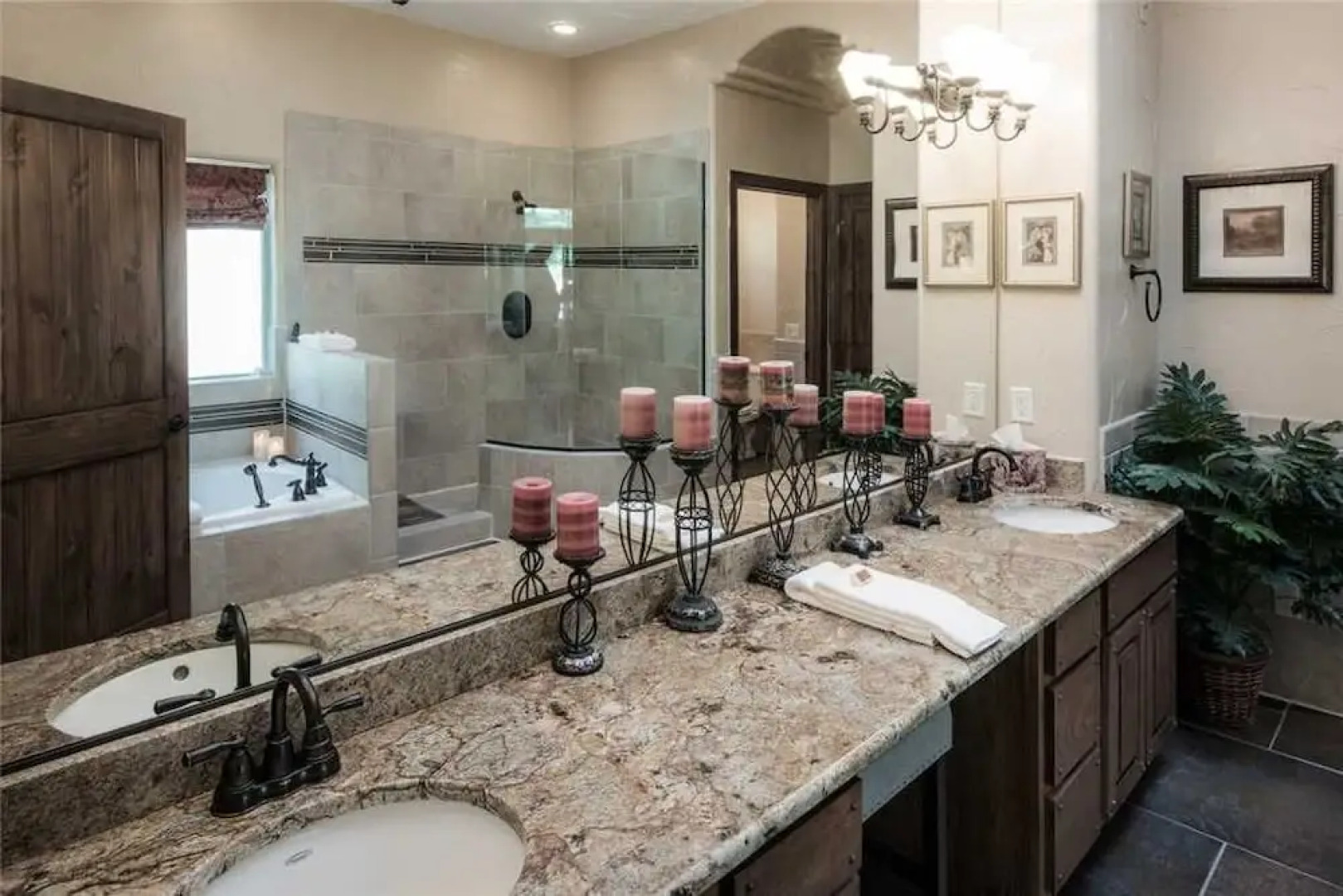 Casa Elegante - Four Bedroom Cabin