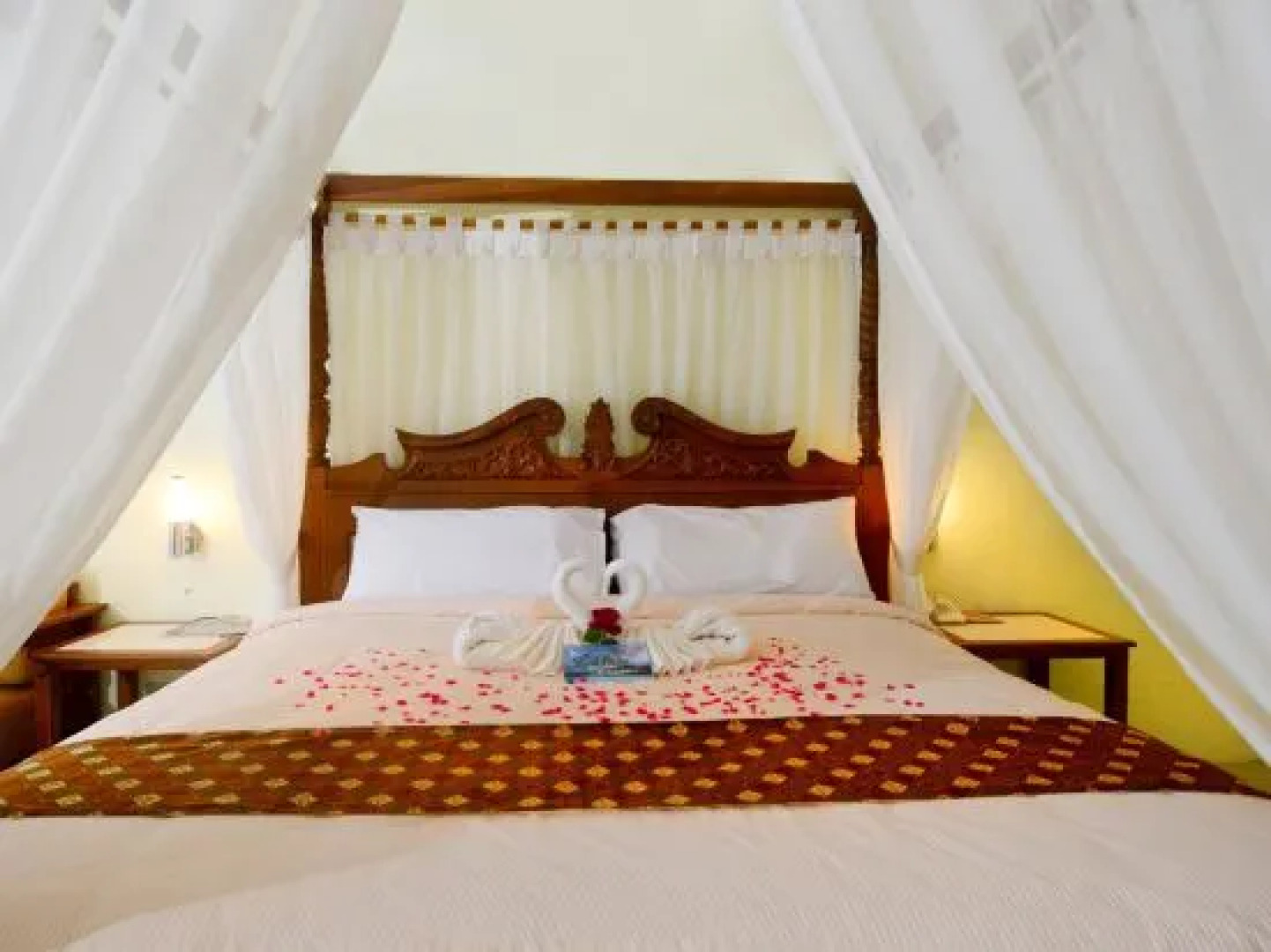 IStana Pool Villas & Spa