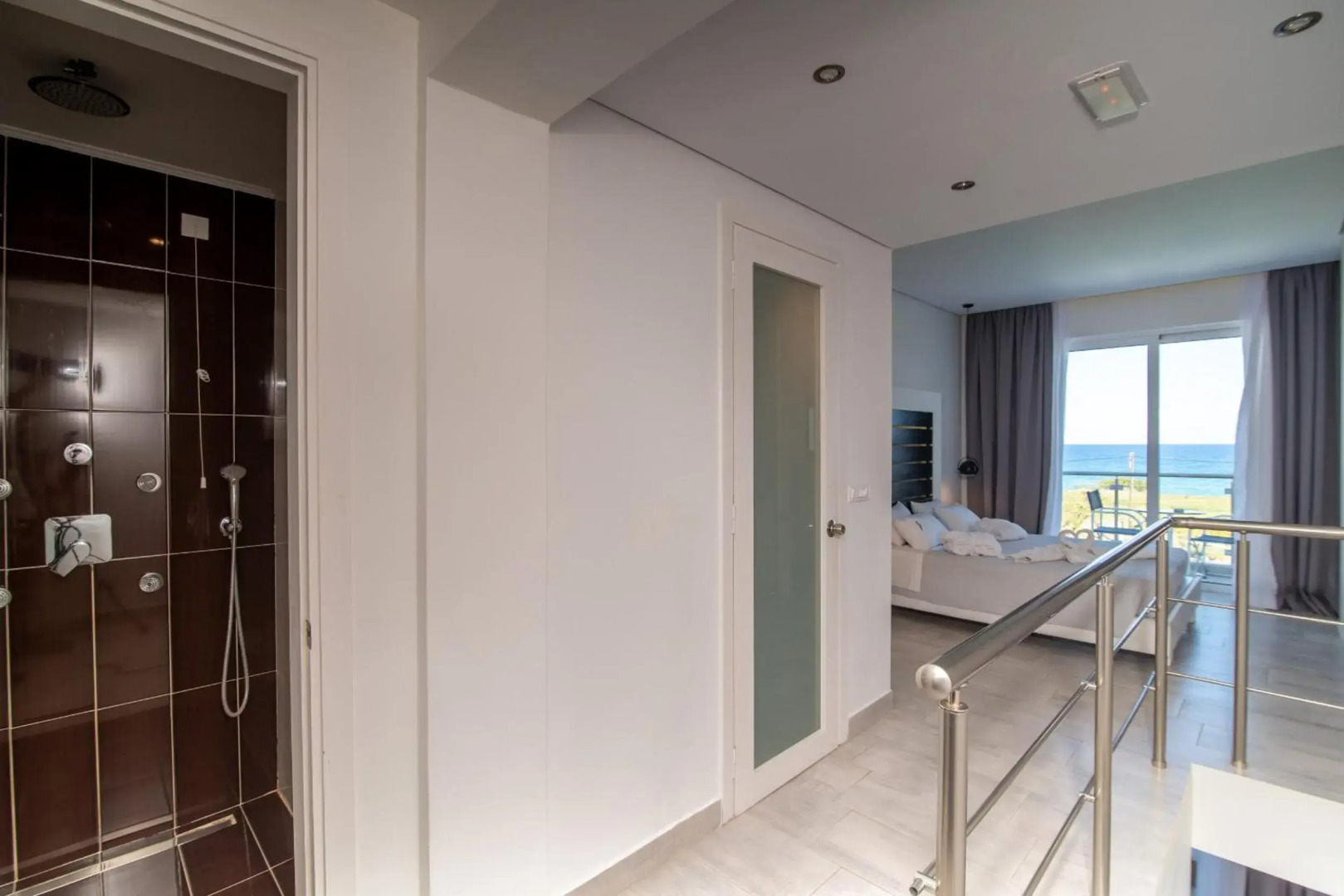 Belussi Beach Hotel & Suites