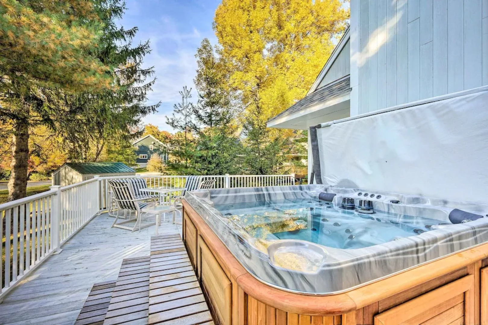Cozy Getaway: Private Hot Tub, Near Skiing!
