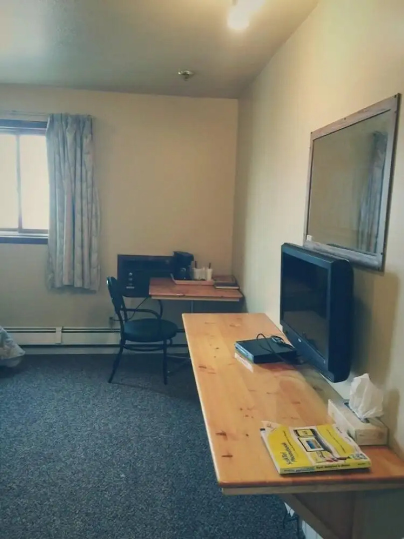 Wakiki Motel & Lounge