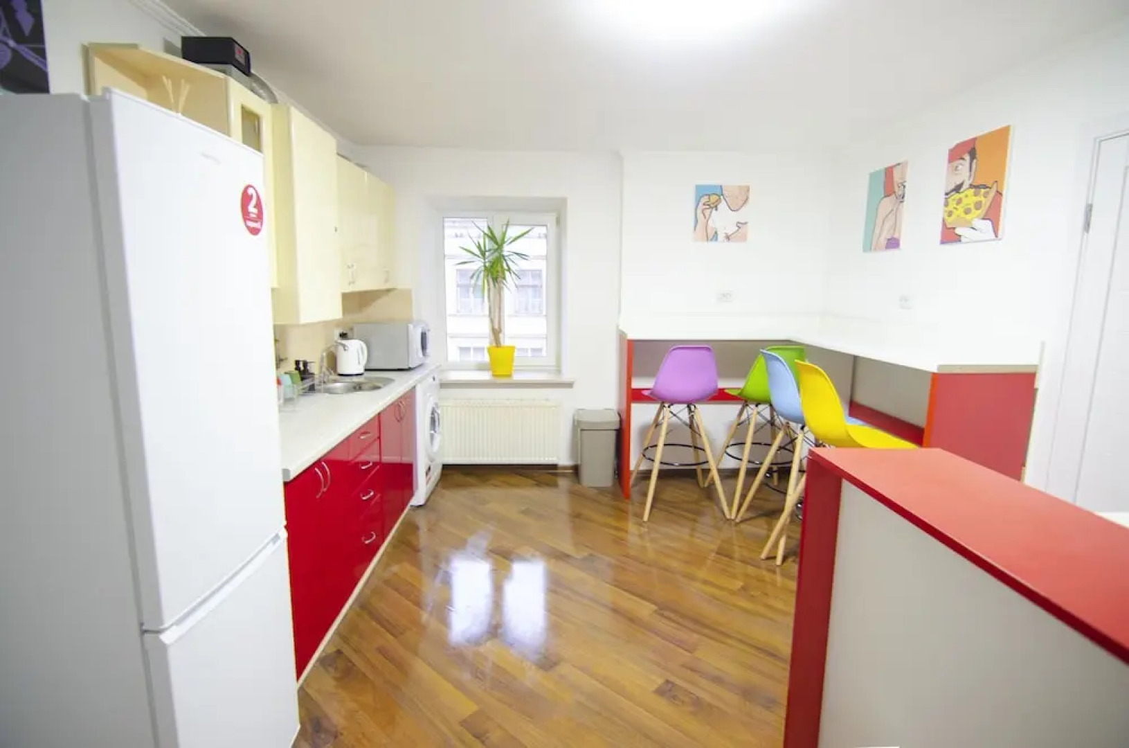 Pop Art Hostel Rynok Square