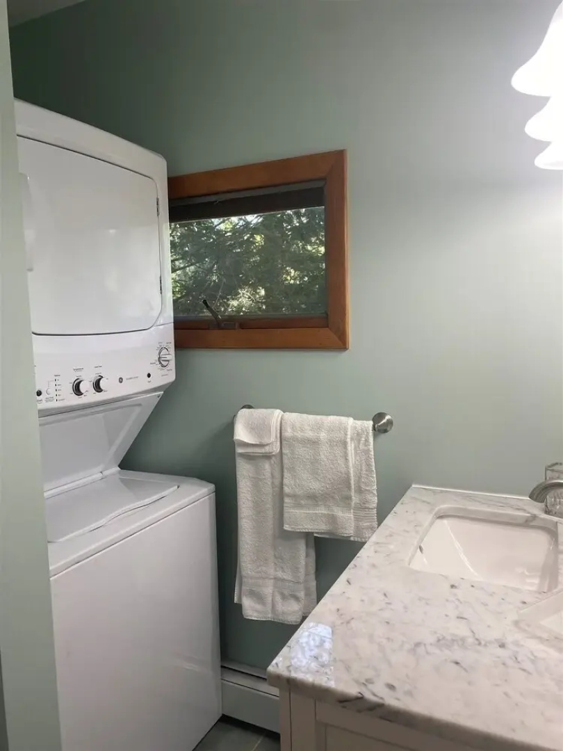 Sunrise Pines Limit 6 2 Bedroom Cottage by RedAwning