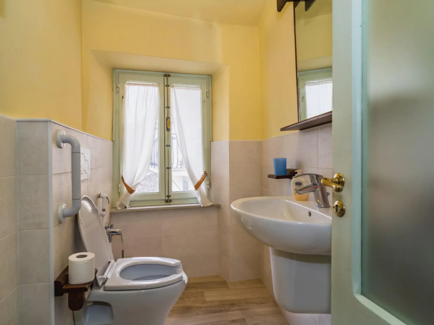 Cheerful holiday home in Poggio with private garden