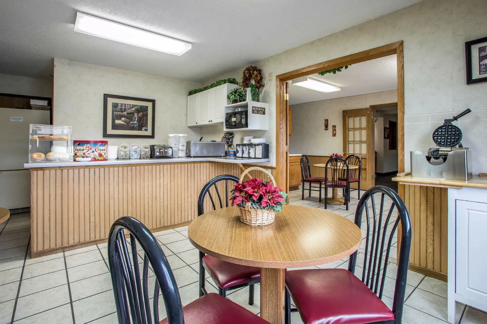 Econo Lodge Inn & Suites Dubuque