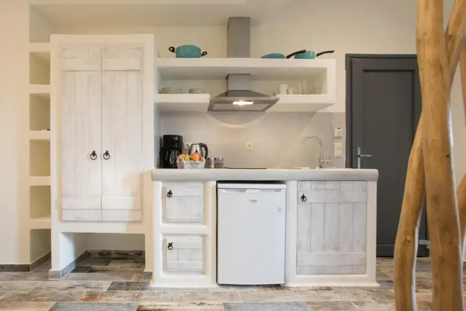 Naxos Petite Studios