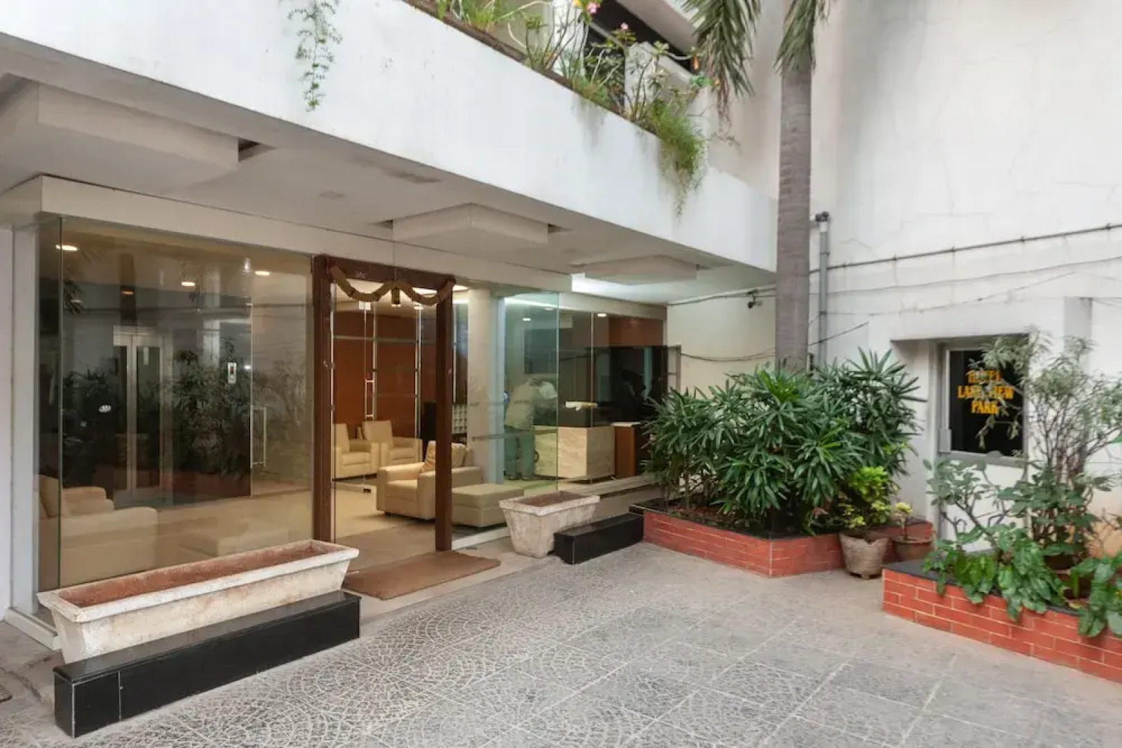 Treebo Trend Lake View Park