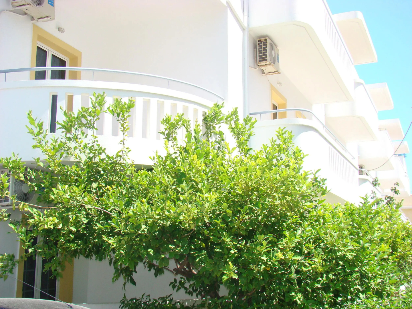 Diamond Apartments & Suites