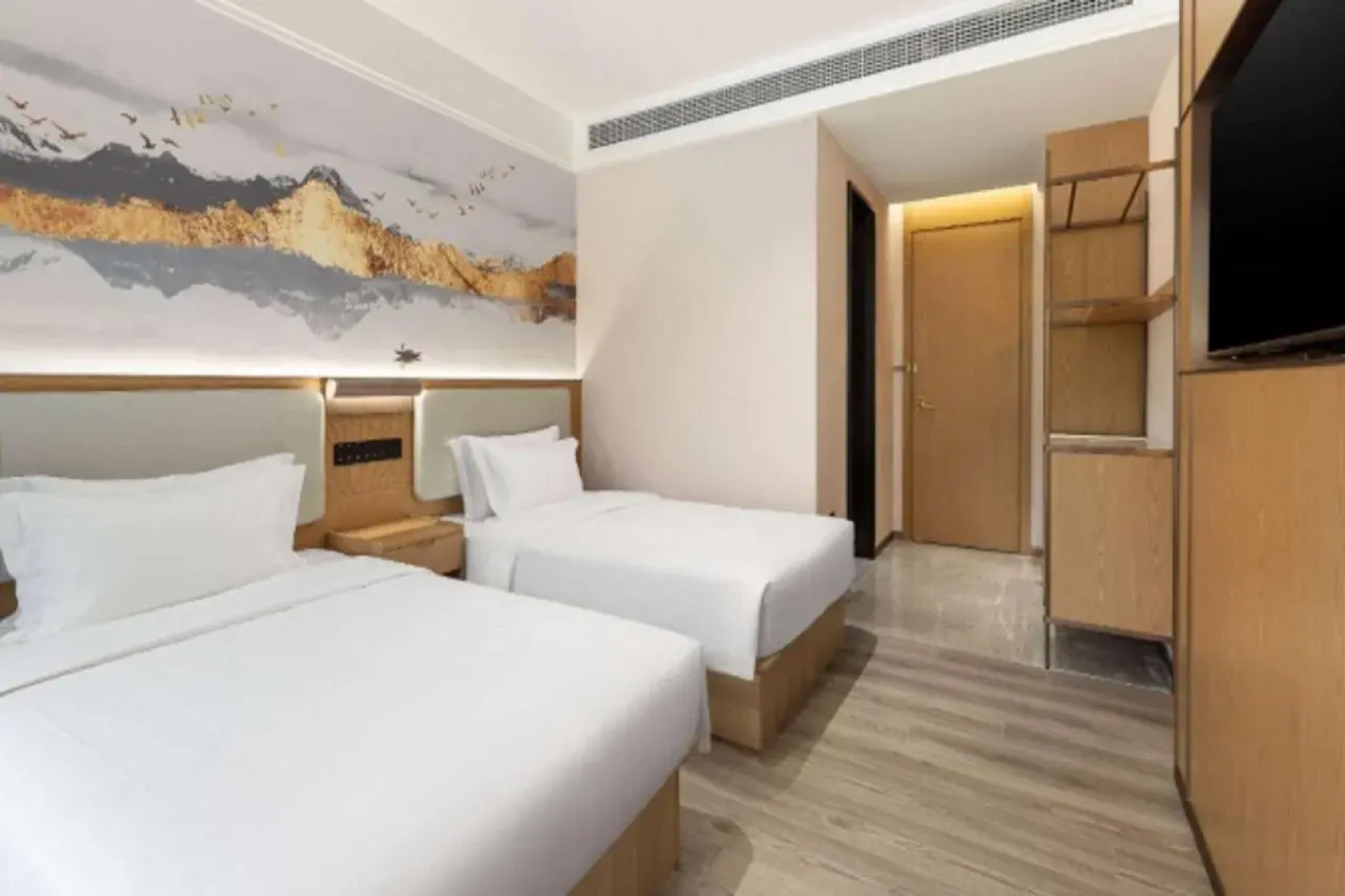 Ramada Encore By Wyndham Wuhan Station