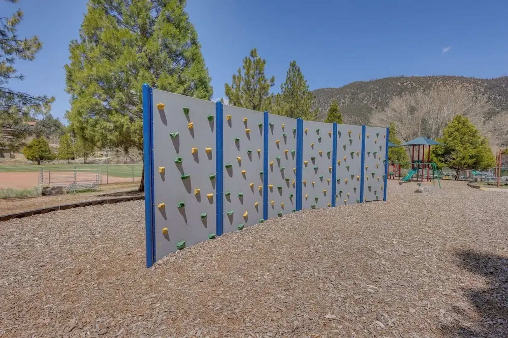 'star House' Unique Home w/ 360 Mountain Views!