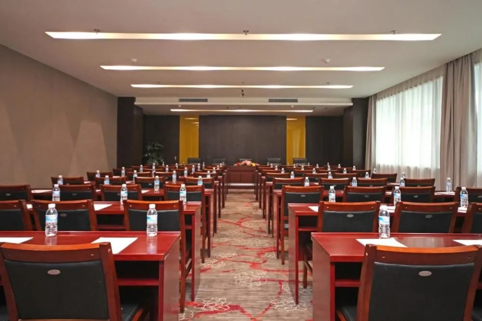 Dongfang Xuanyi Holiday Hotel