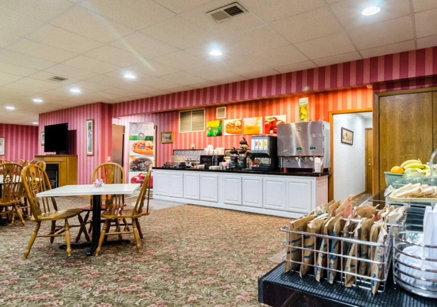 Econo Lodge Inn & Suites Oconto