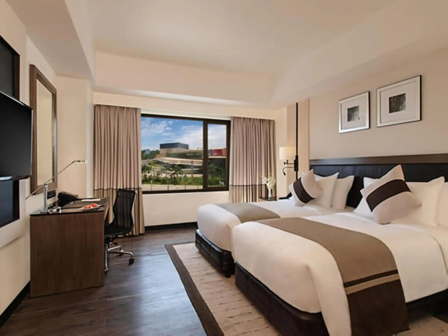 Seda Abreeza - Newly Renovated