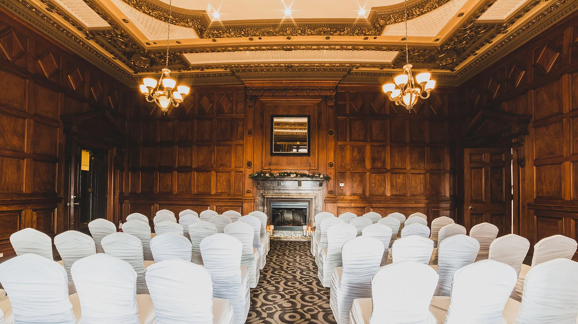 One King West Hotel & Residence