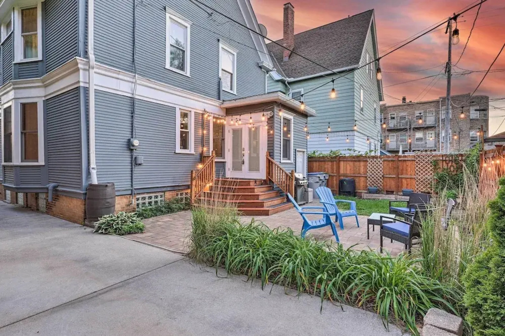 Milwaukee Home < Half Mi to Lake Michigan!