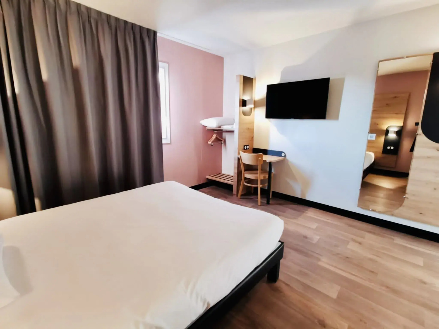 B&B HOTEL Saint-Martin-de-Crau Alpilles Camargue