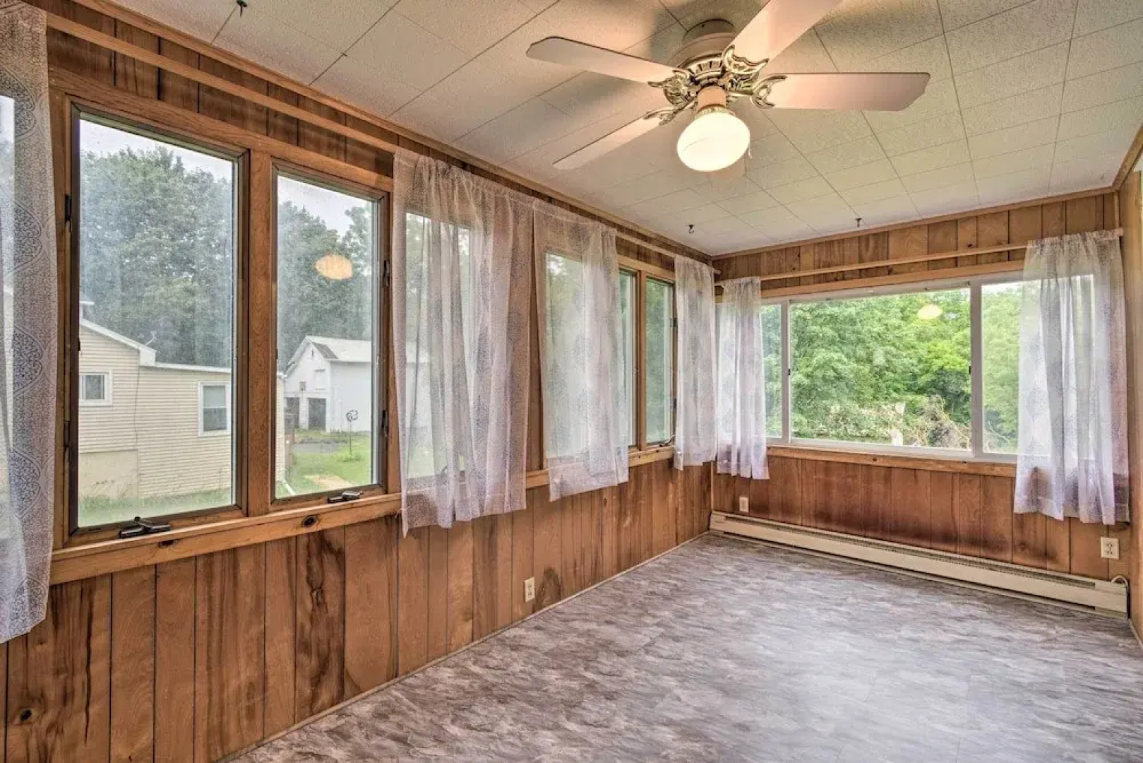 Penn Yan Escape w/ Yard, 1 Mi to Keuka Lake!