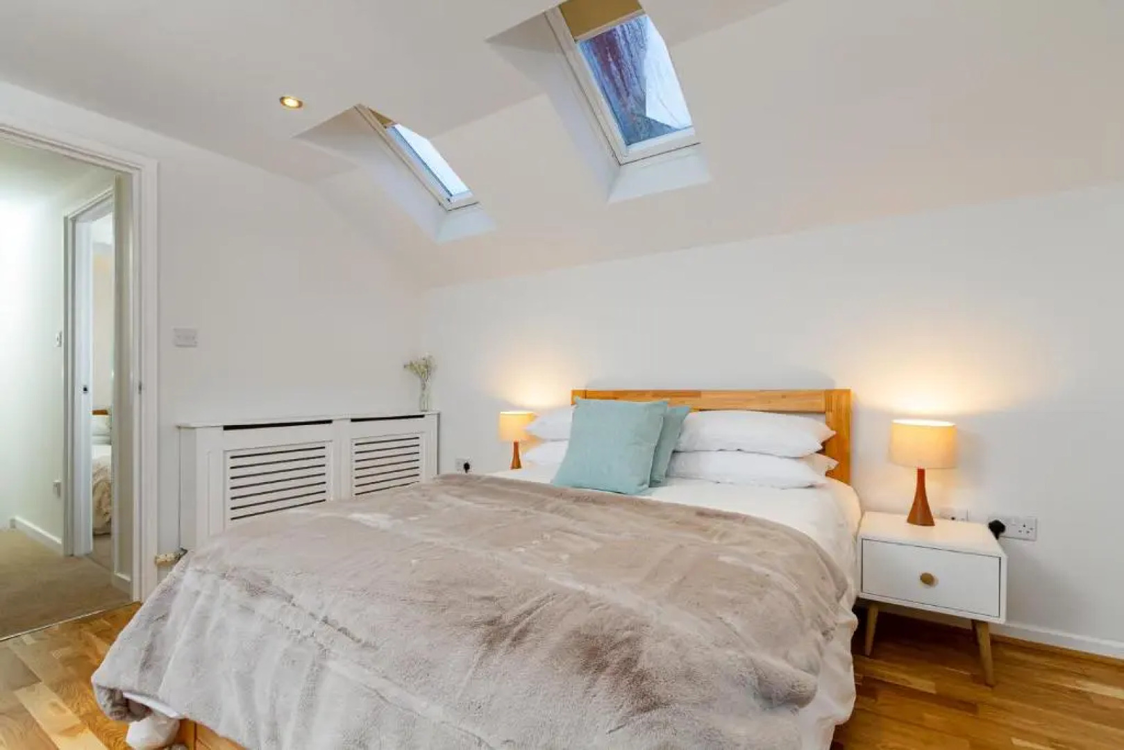 The Coach House, centrally located detached Coach House